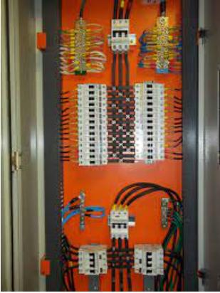 Montagem de painéis elétricos